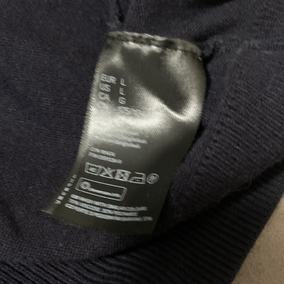 H&M Women's Dark Navy Crew Neck Sweater - Picture 6 of 6